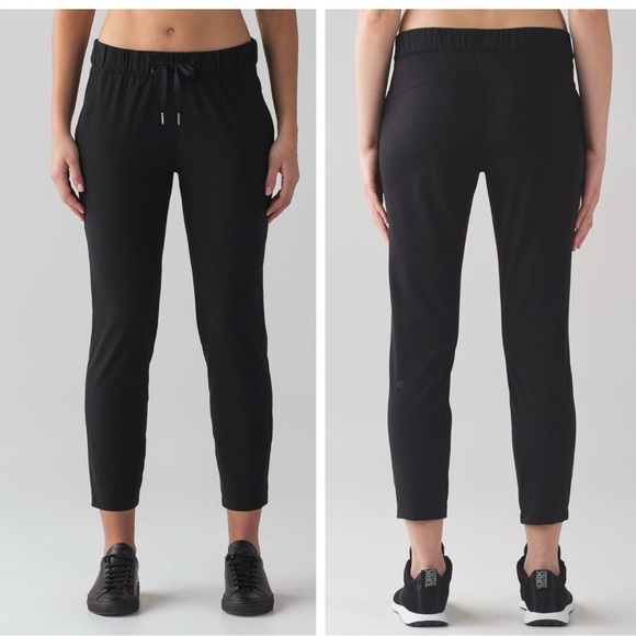lululemon athletica Pants - Lululemon On The Fly Pant *Woven 28" in Black Pants size 10